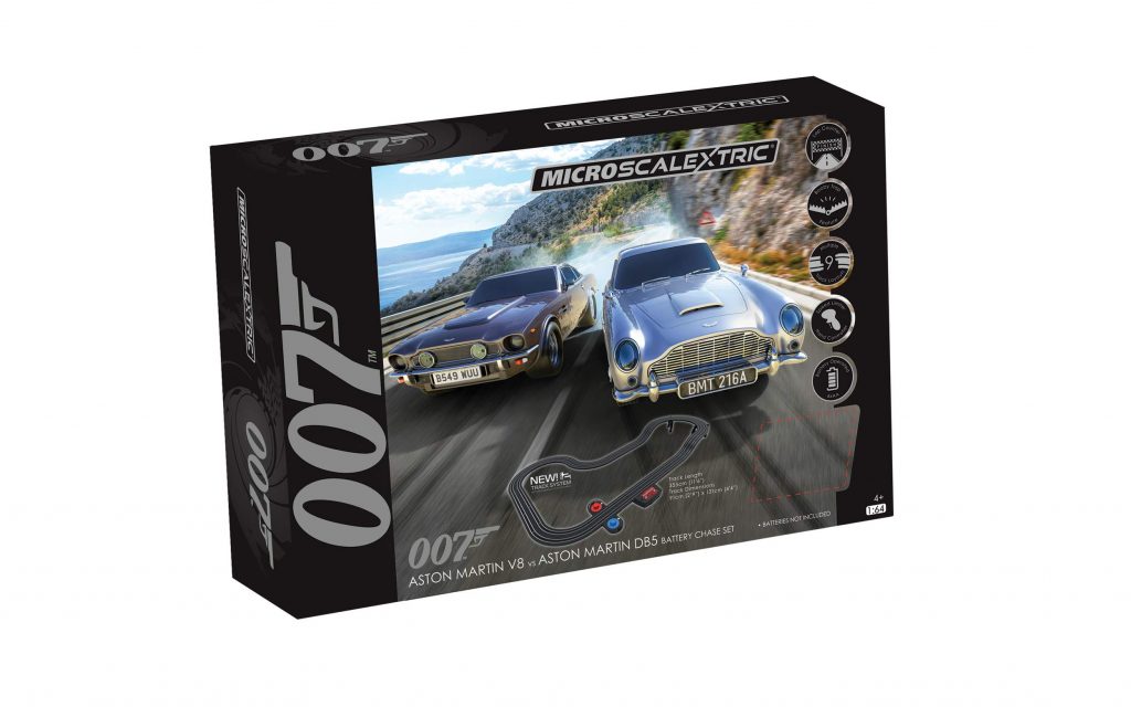 Micro Scalextric G1171M James Bond 007 Race Set - Aston Martin DB5 vs V8 Single